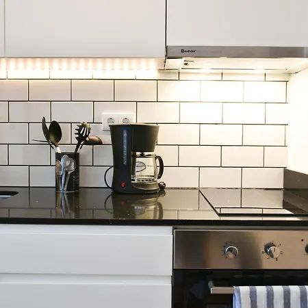 Apartment Comfortable&central W/balcony-9 Min Walk Trindade Porto