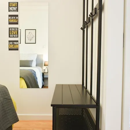 Apartment Comfortable&central W/balcony-9 Min Walk Trindade