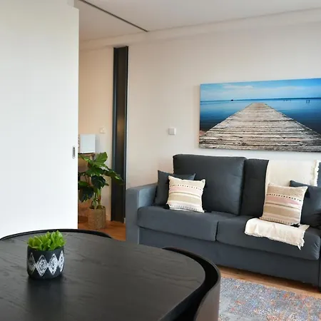 דירה Comfortable&central W/balcony-9 Min Walk Trindade *