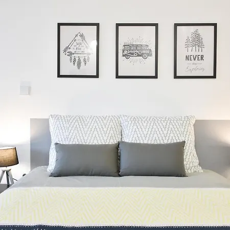 Comfortable&central W/balcony-9 Min Walk Trindade * Porto