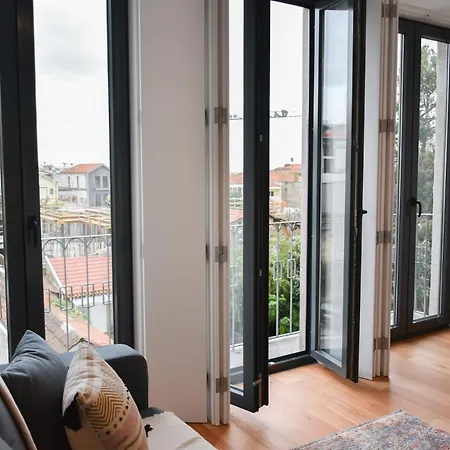 Comfortable&central W/balcony-9 Min Walk Trindade Порту