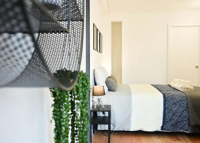 Comfortable&central W/balcony-9 Min Walk Trindade Lejlighed Porto