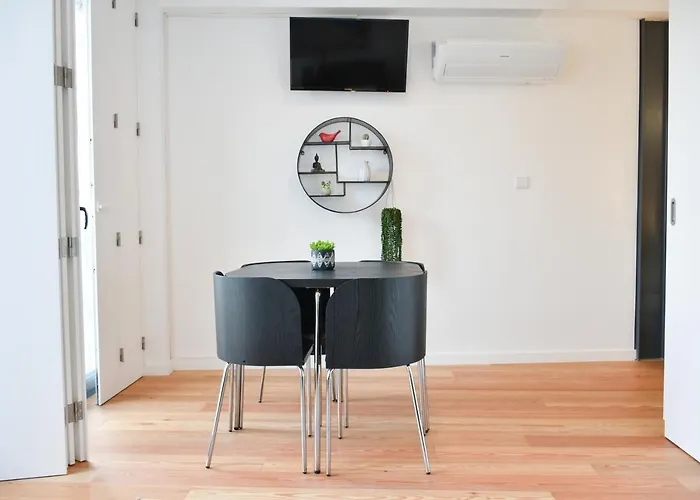 Comfortable&central W/balcony-9 Min Walk Trindade Lejlighed Porto