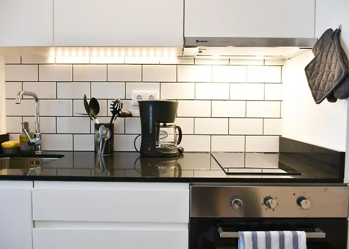 Lejlighed Comfortable&central W/balcony-9 Min Walk Trindade Porto