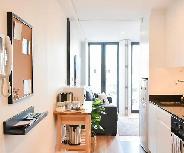 Comfortable&central W/balcony-9 Min Walk Trindade Lejlighed Porto