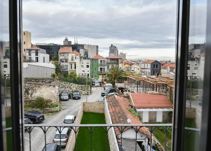 Comfortable&central W/balcony-9 Min Walk Trindade Lejlighed Porto