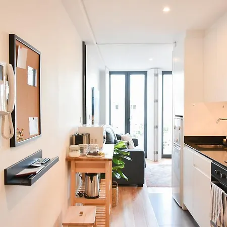 Comfortable&central W/balcony-9 Min Walk Trindade Appartement Porto